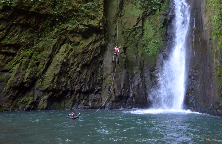 Canyoning in the Lost Canyon