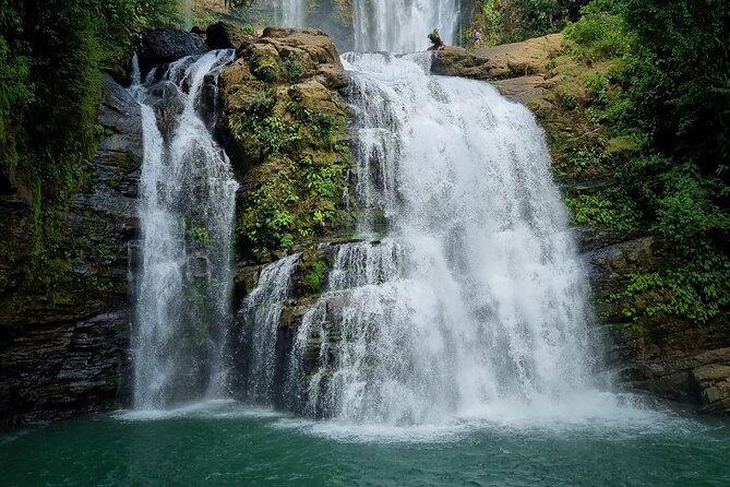 Nauyaca Waterfalls Hiking Tour