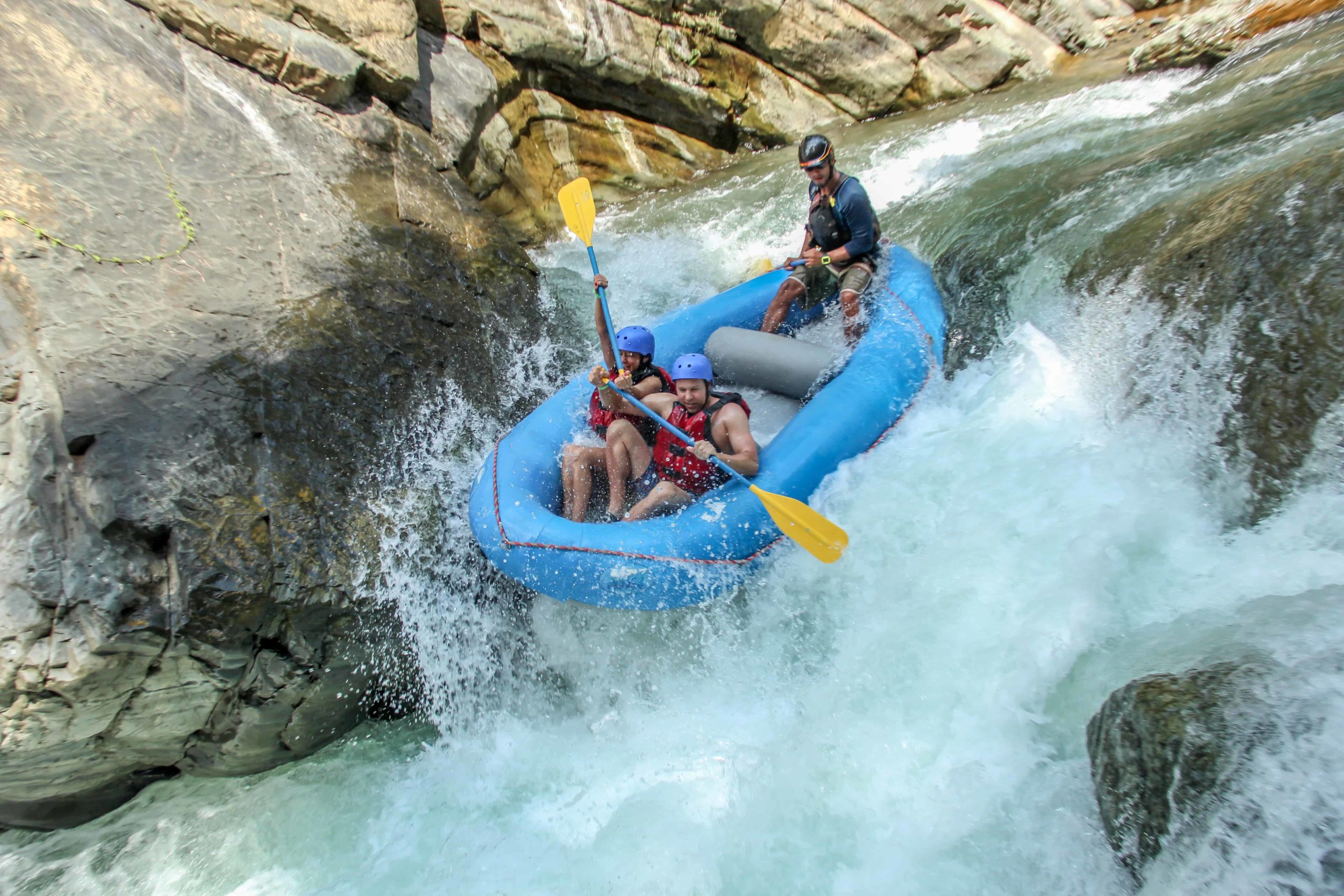Chorro River Rafting (IV-V)